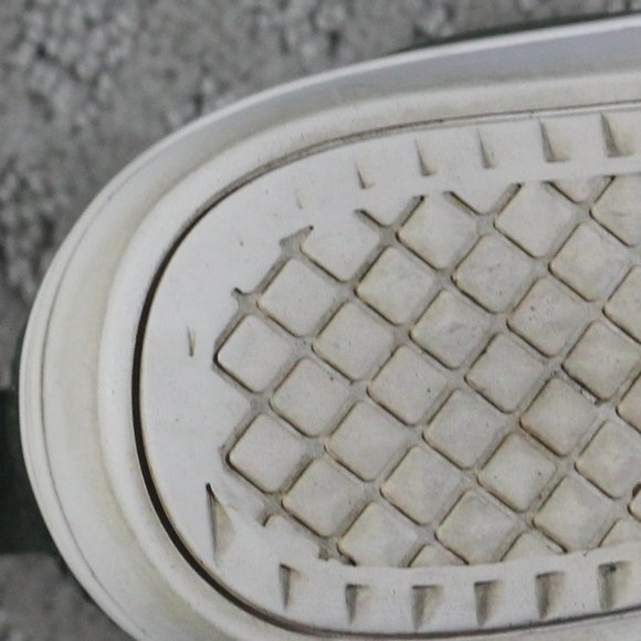 Steve Madden Langer Size 9 Army Green Sneakers - Picture 7 of 7